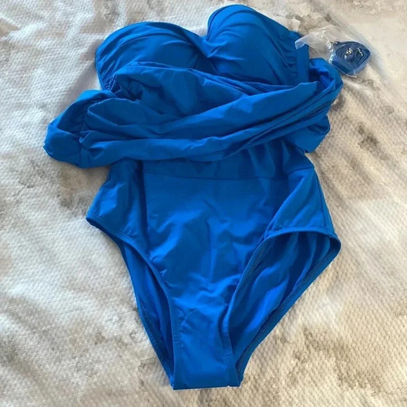 NWOT Jantzen® Solids Vamp One-Piece bathing suit size 6 - Picture 7 of 9